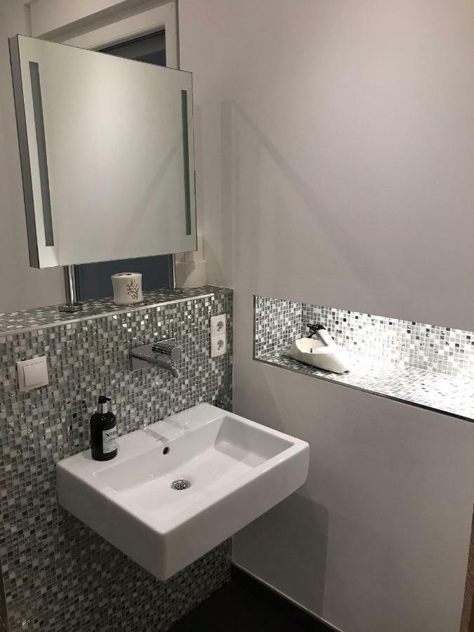Modernes Apartment - Neustadt/Weinstrasse Stadt Neustadt an der Weinstraße Eksteriør billede